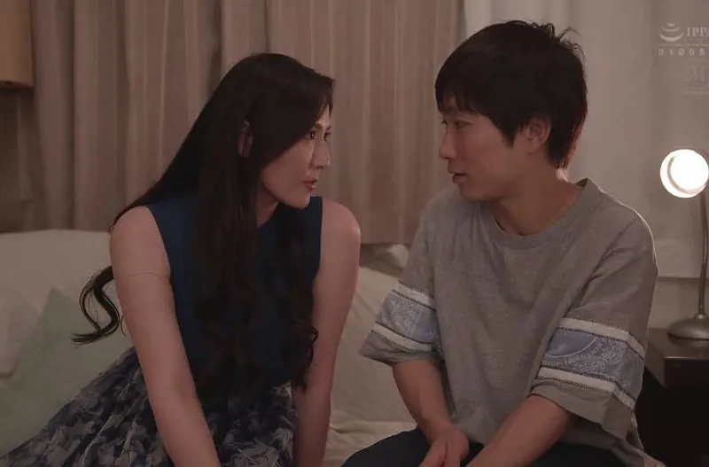 Gã chồng lạnh nhạt, Cô vợ uống rượu rồi "đi ngoài" với cậu học sinh trẻ